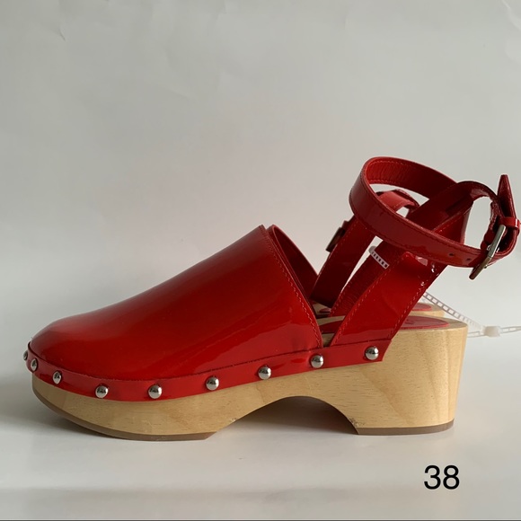 Unalira x Free People Kaia Red patent Leather Clogs ankle strap - Picture 4 of 16